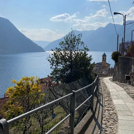Paolo's - Overlooking The Апартаменты *