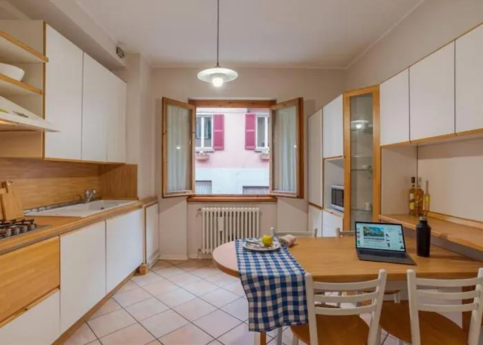 Paolo's - Overlooking The דירה *